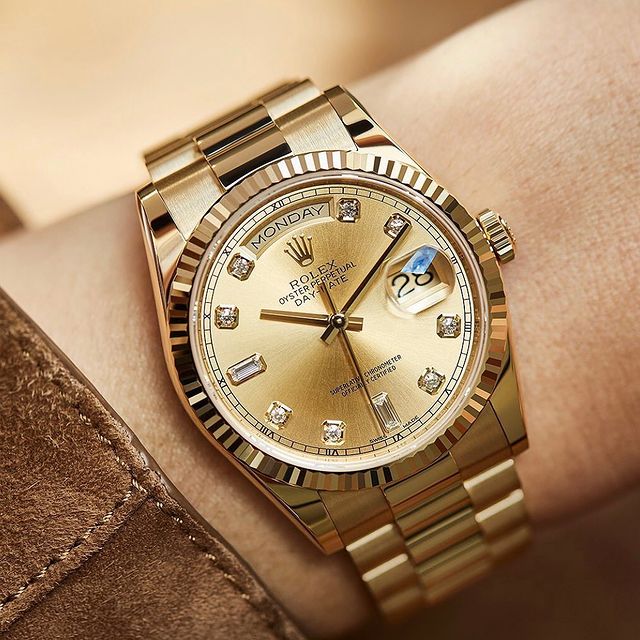 چرا از گالری ساعت ابری خرید کنیم؟